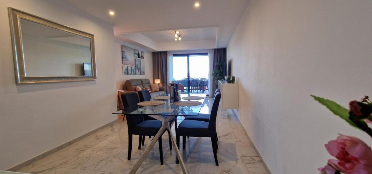 Casares Del Mar Luxury Apartment Malaga Exterior photo
