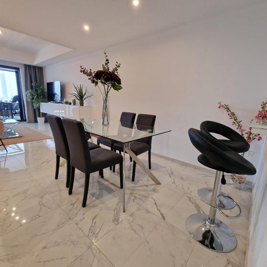 Casares Del Mar Luxury Apartment Malaga Exterior photo
